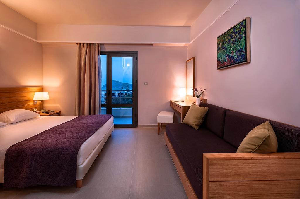 Doppelzimmer mit Pool- oder Gartenblick
